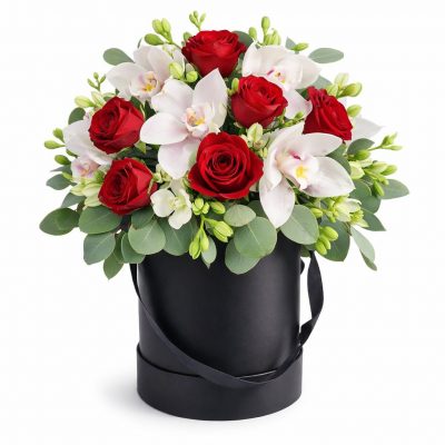 Цветы в коробке «Путь к сердцу»